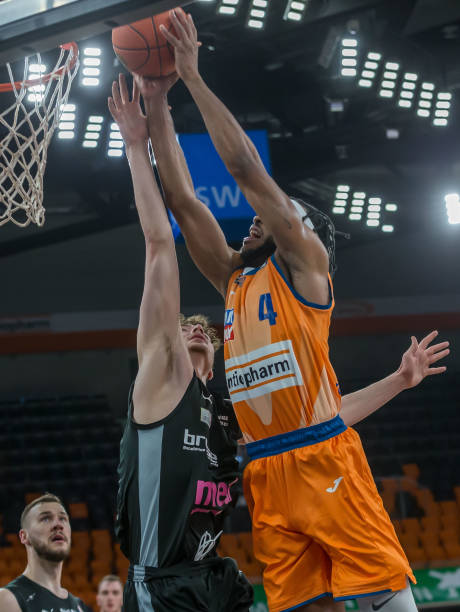 00万欧元 00万欧元