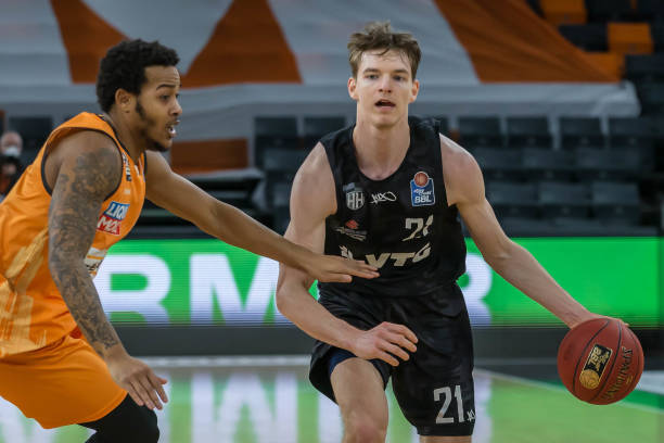 中场拦截能 中场拦截能